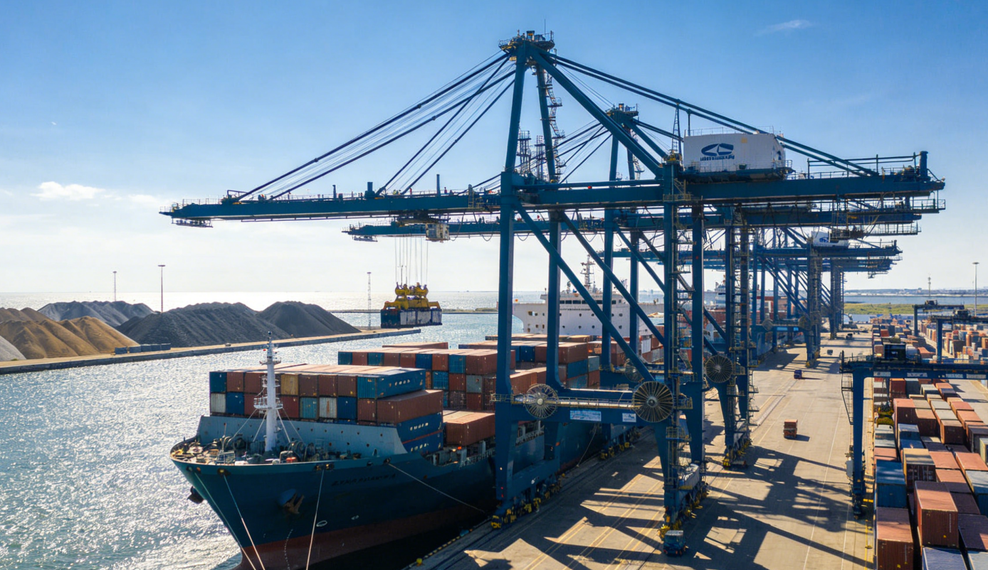 世界油閥霍爾木茲海峽：為何直接影響內貿集裝箱海運成本？